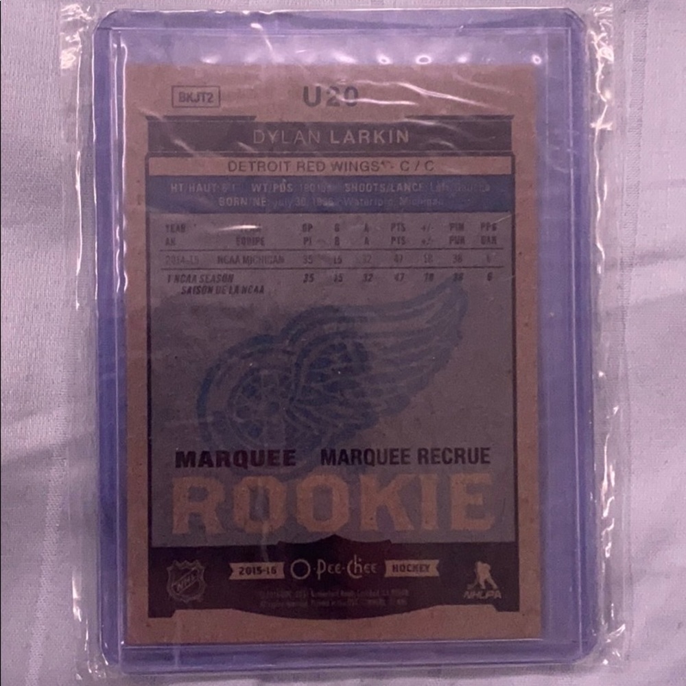 2015-16 Dylan Larkin Rookie Card - Picture 2 of 3